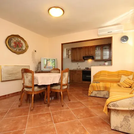 Appartamento With Parking Space - 6792 Makarska