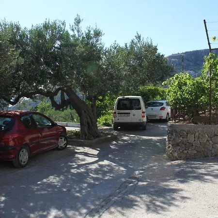 With Parking Space - 6792 Makarska