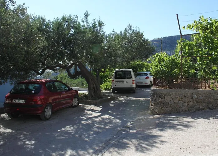 With Parking Space - 6792 Makarska